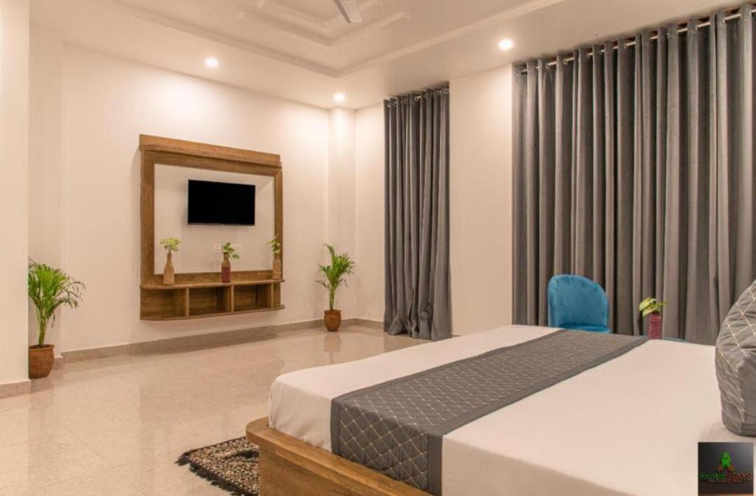 The Hillside Inn Kasauli By Exotic Stays Exteriér fotografie