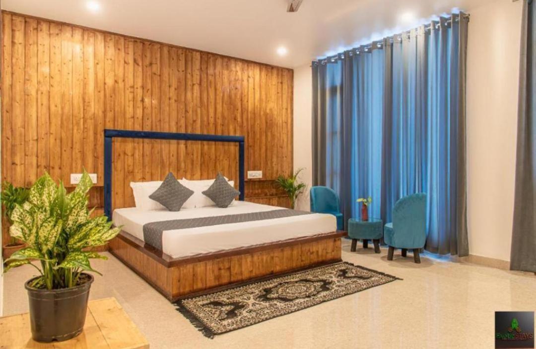 The Hillside Inn Kasauli By Exotic Stays Exteriér fotografie