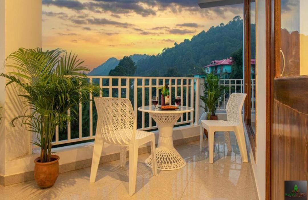 The Hillside Inn Kasauli By Exotic Stays Exteriér fotografie
